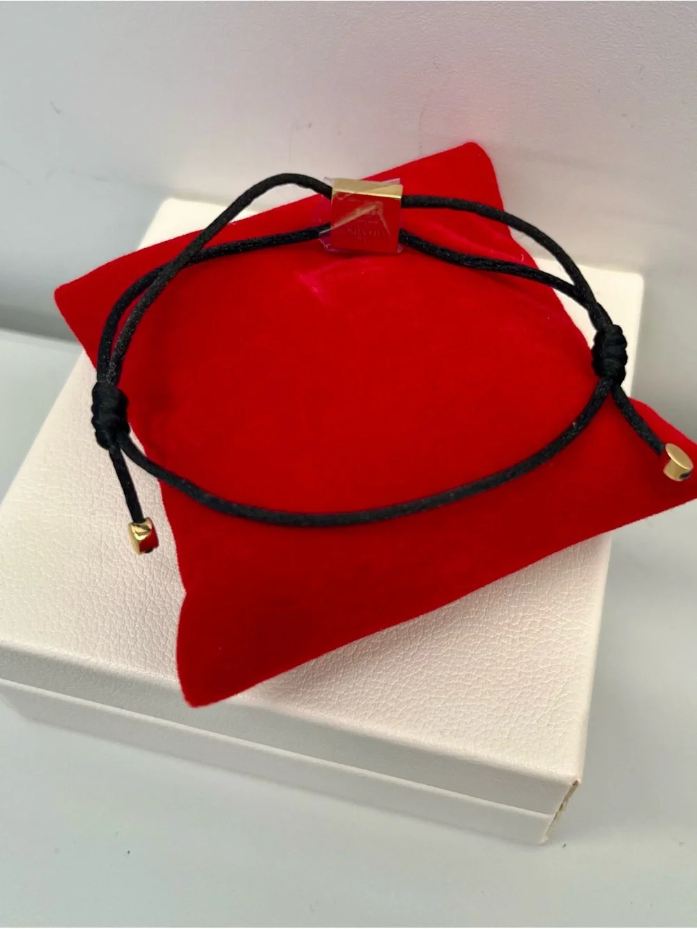 NWT - Valentino Garavani Roman Stud Cord Bracelet - Friends of the House - Gift - Picture 8 of 11